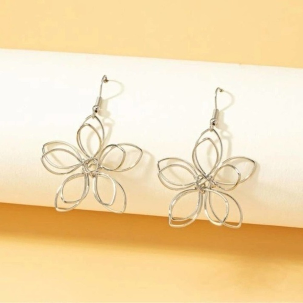 3-D Silver-Tone Flower Earrings BRAND NEW